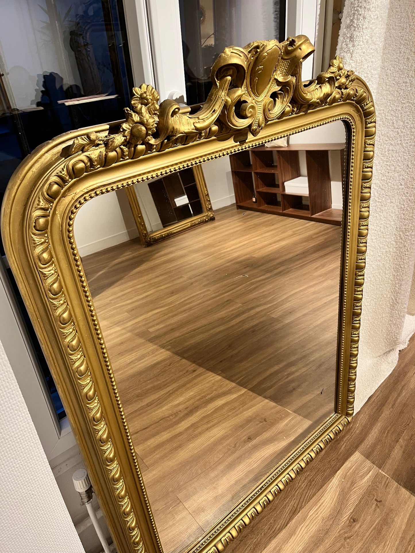 Miroir Louis Philippe à fronton appartement.basile