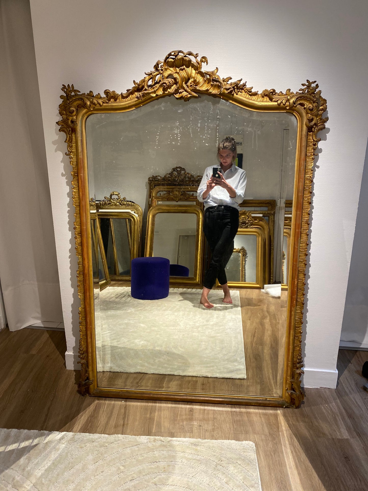 Grand miroir Louis XV à fronton appartement.basile