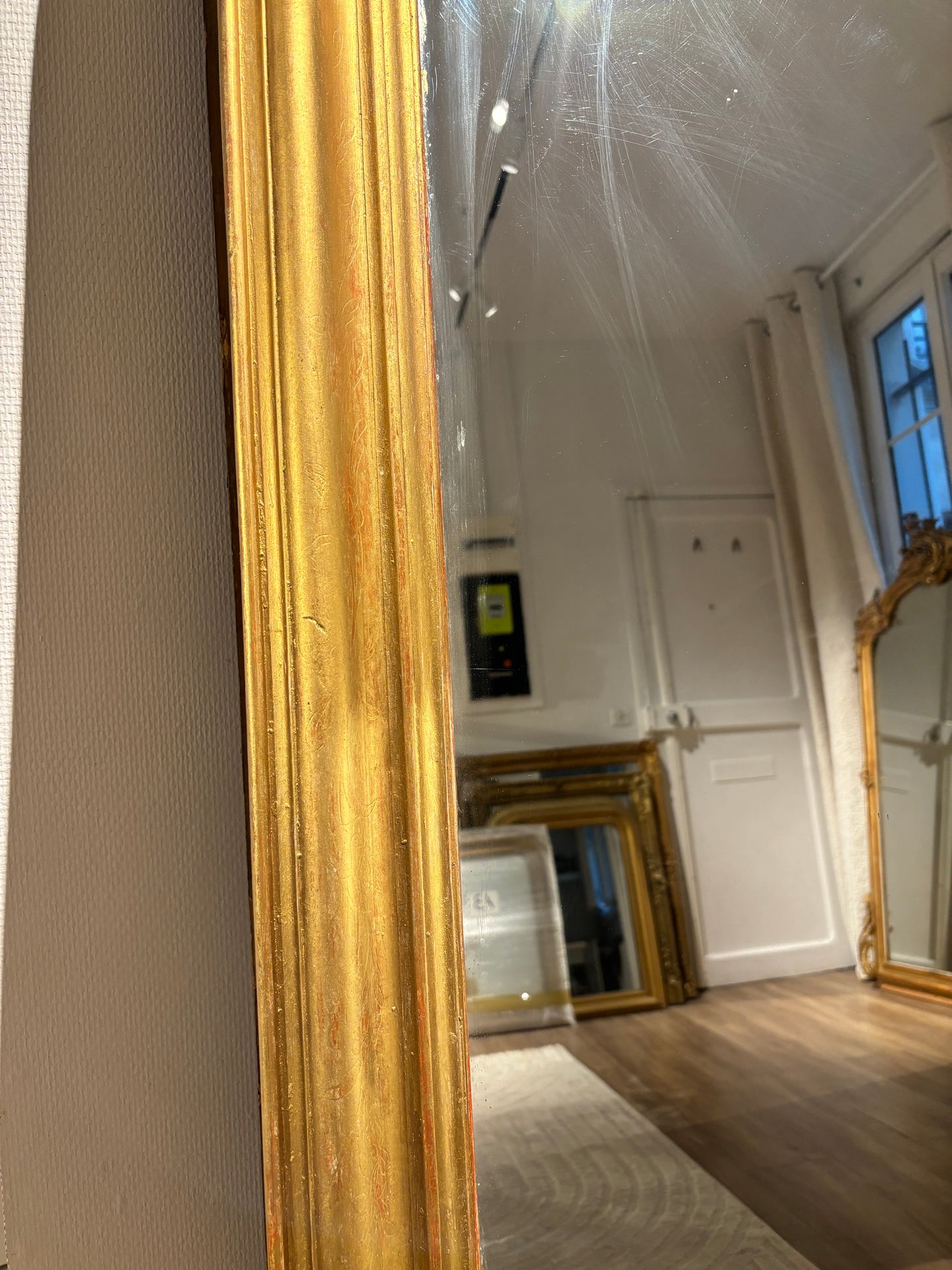 Miroir Louis Philippe à fronton appartement.basile