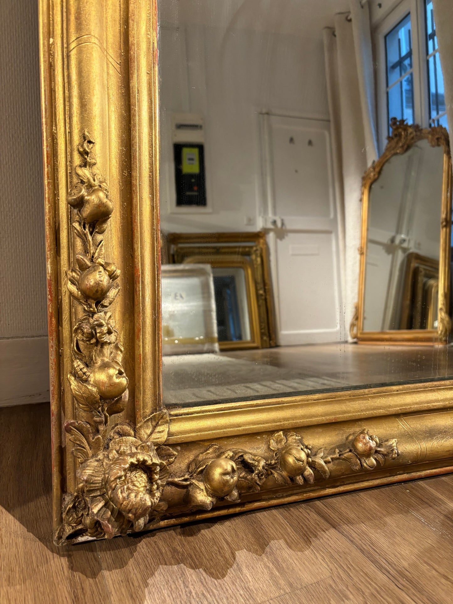 Miroir Louis Philippe à fronton appartement.basile