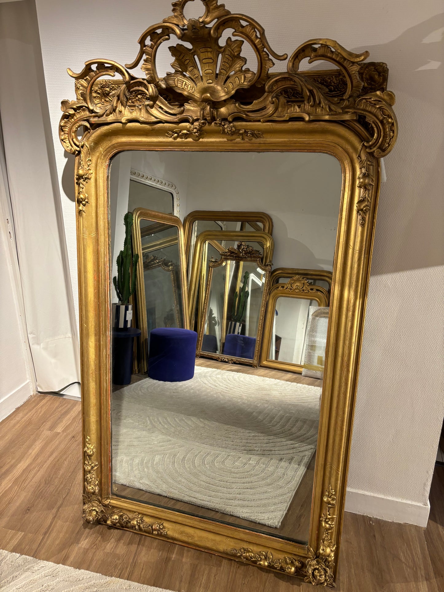 Miroir Louis Philippe à fronton appartement.basile