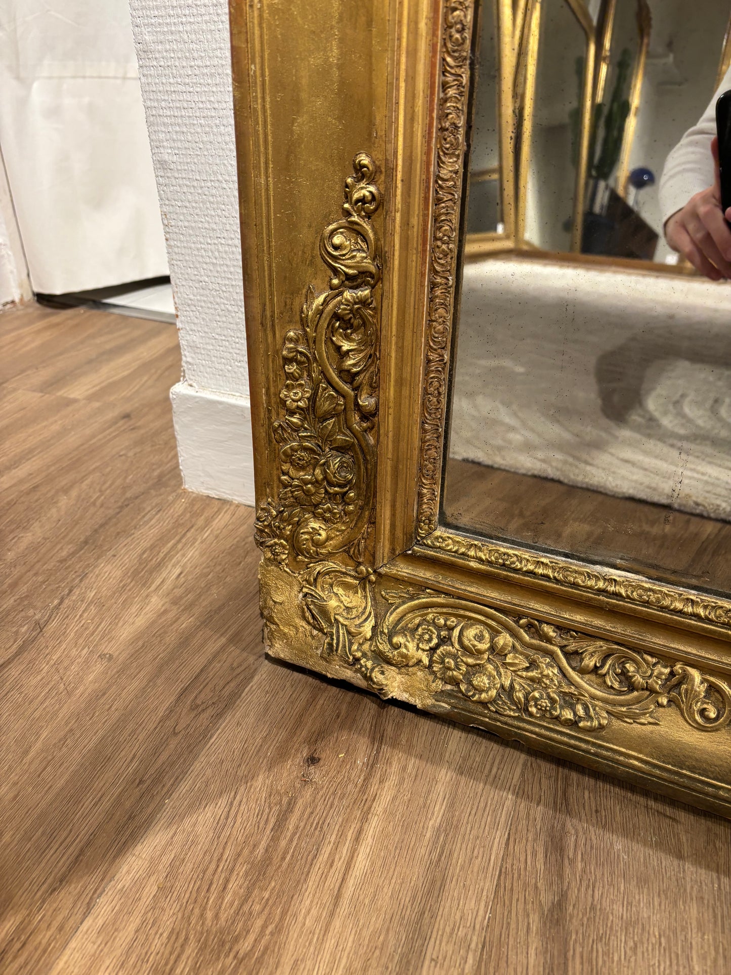 Grand miroir à la feuille d’or (Copie) appartement.basile