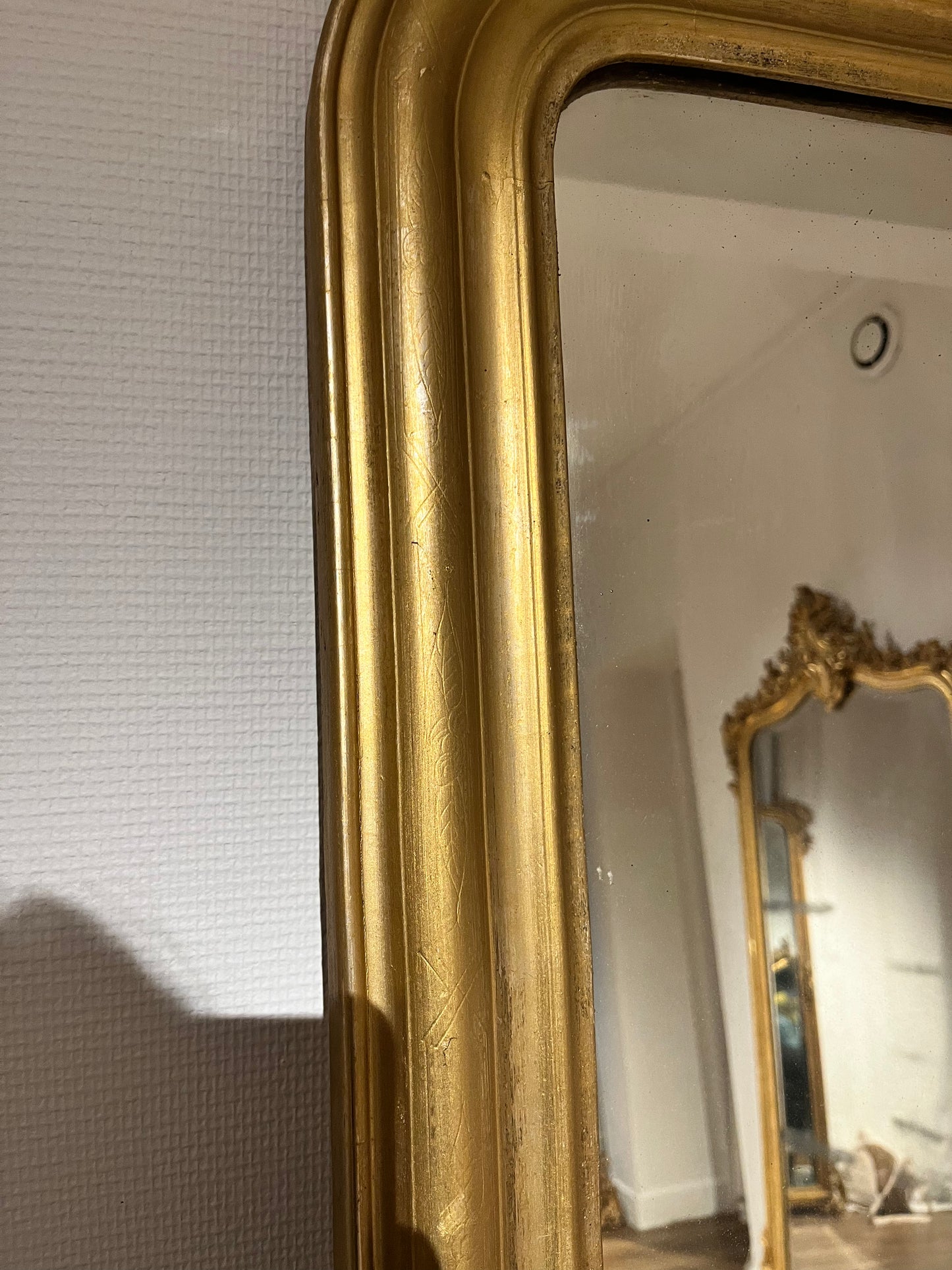 Petit miroir Louis Philippe patiné appartement.basile