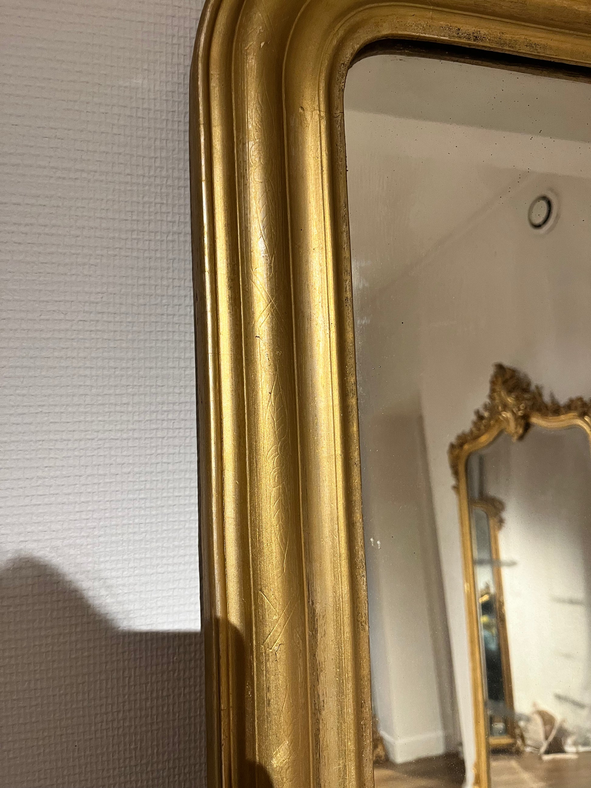 Petit miroir Louis Philippe patiné appartement.basile