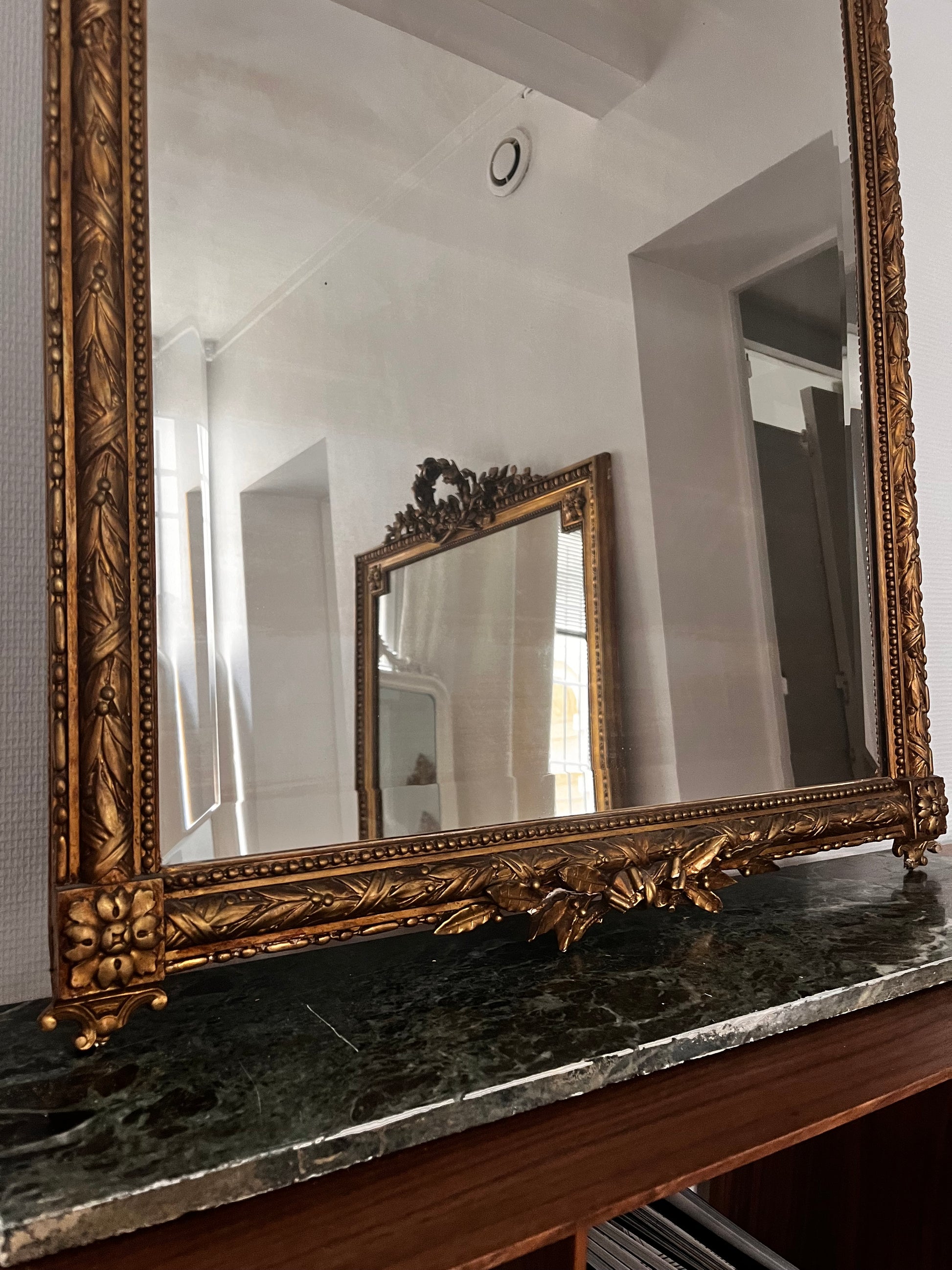 Miroir ancien doré rectangulaire appartement.basile