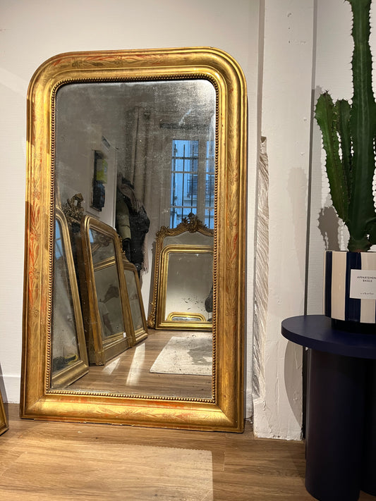Miroir Louis Philippe à la feuille d’or appartement.basile