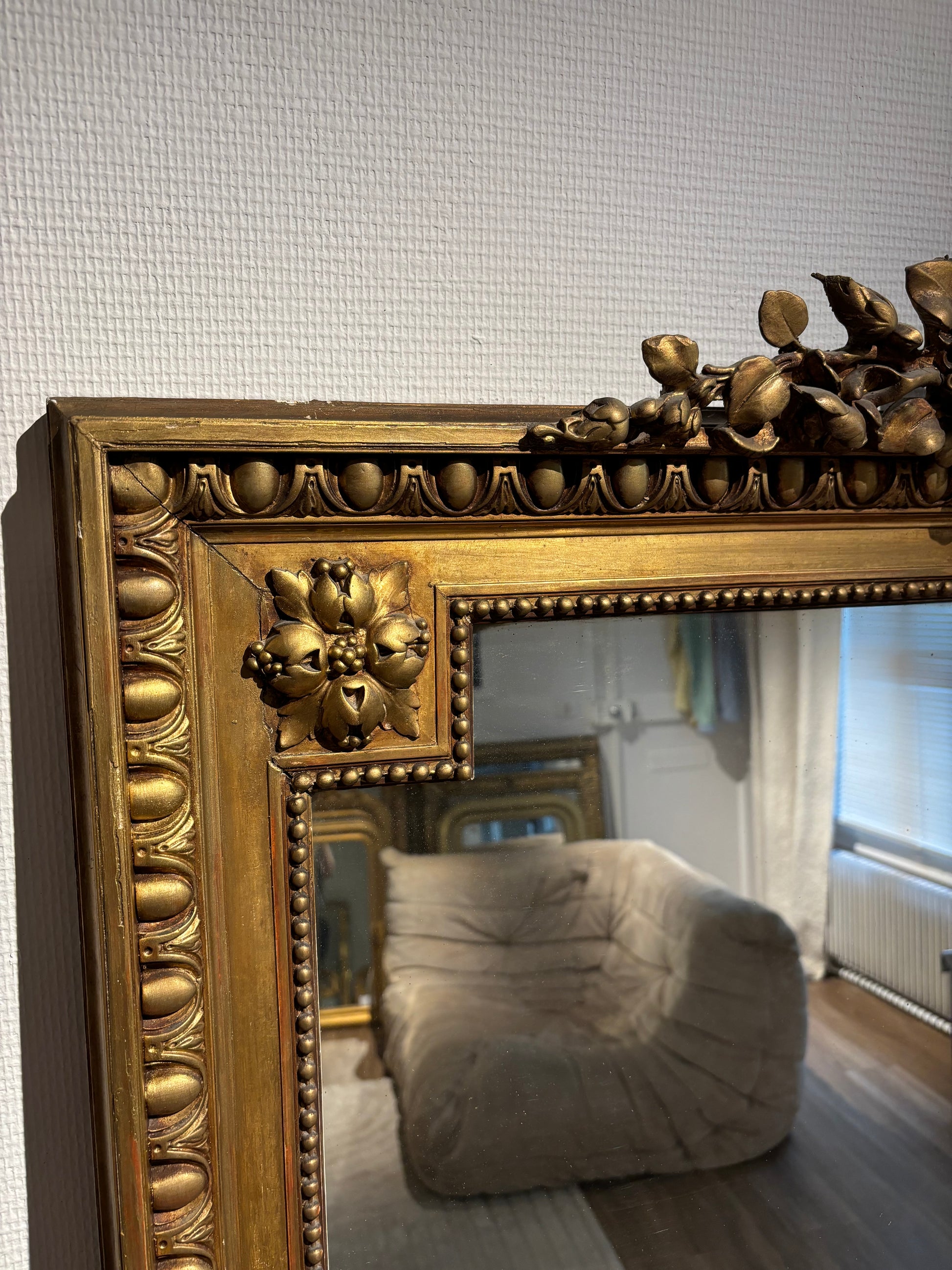 Très grand miroir rectangulaire à fronton appartement.basile