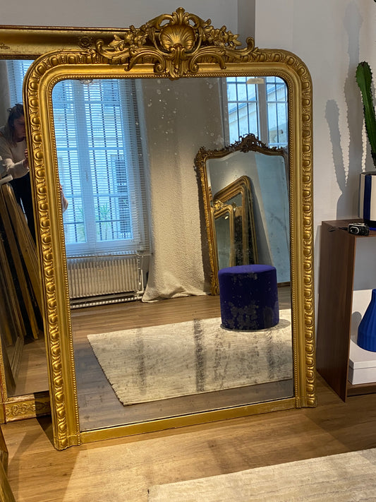 Grand miroir Louis Philippe à fronton appartement.basile