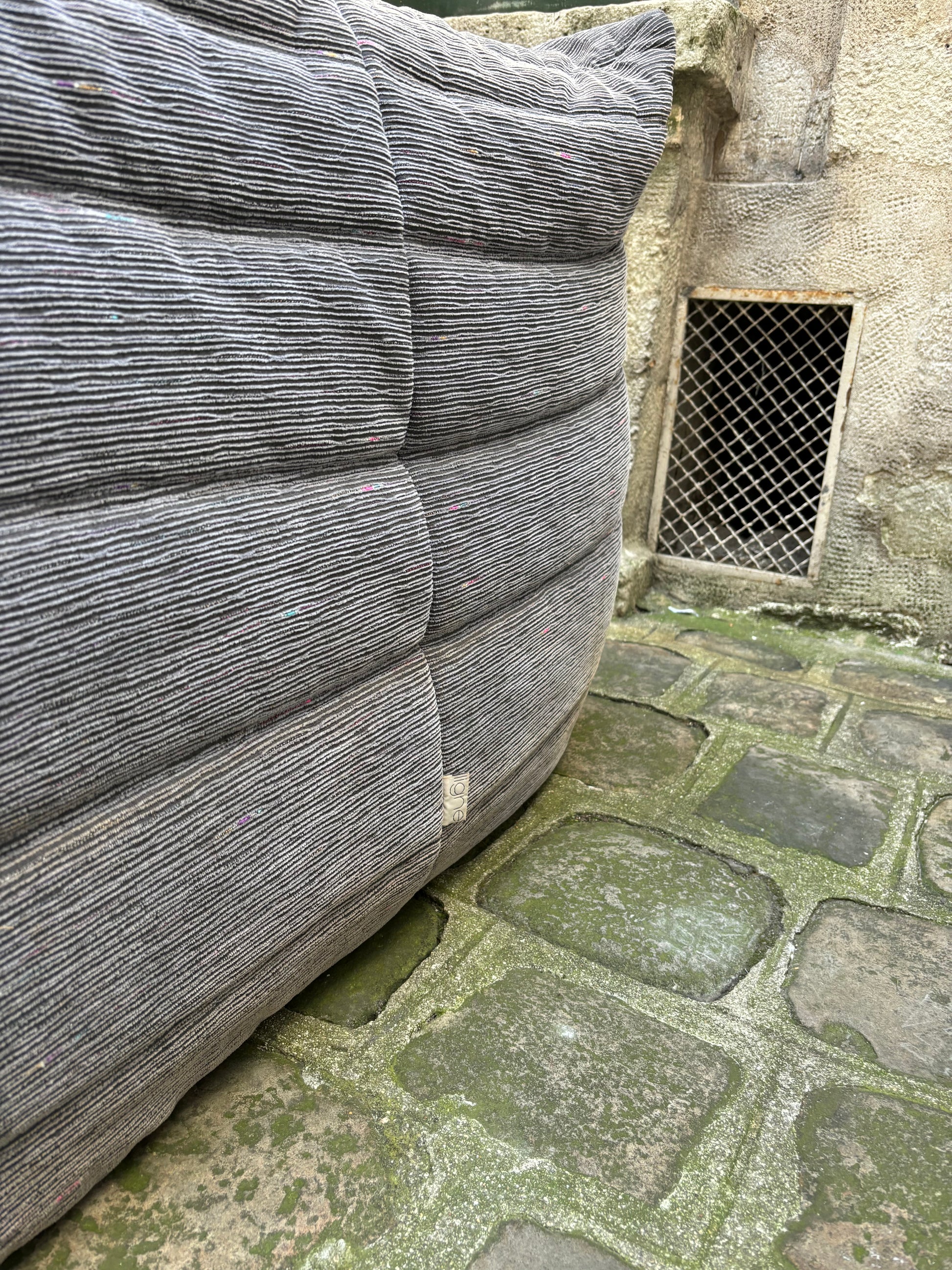 Chauffeuse d’angle Togo Ligne Roset appartement.basile