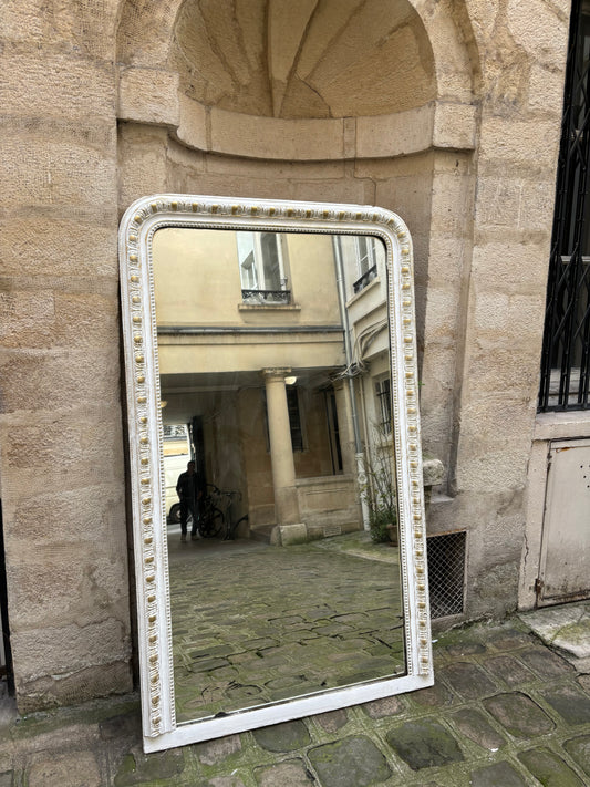 Grand miroir ancien blanc appartement.basile