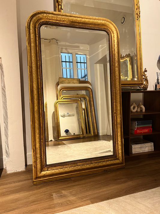 Miroir Louis Philippe à la feuille d'or appartement.basile